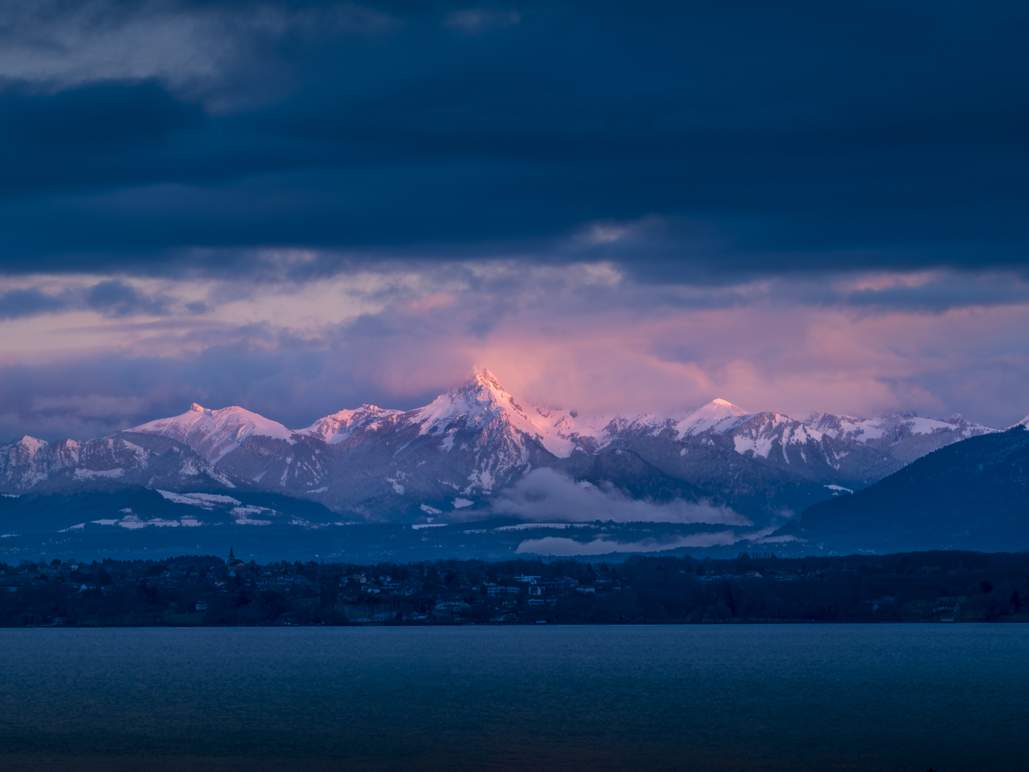 derniers rayons sur les alpes
